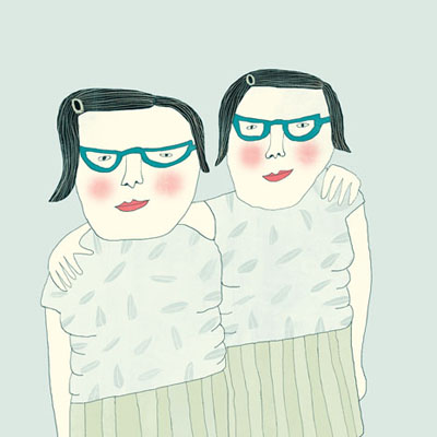 Illustratie voor het boek VederlichtTwee vrouwen, een tweeling arm in arm  door Nelleke verhoeff
